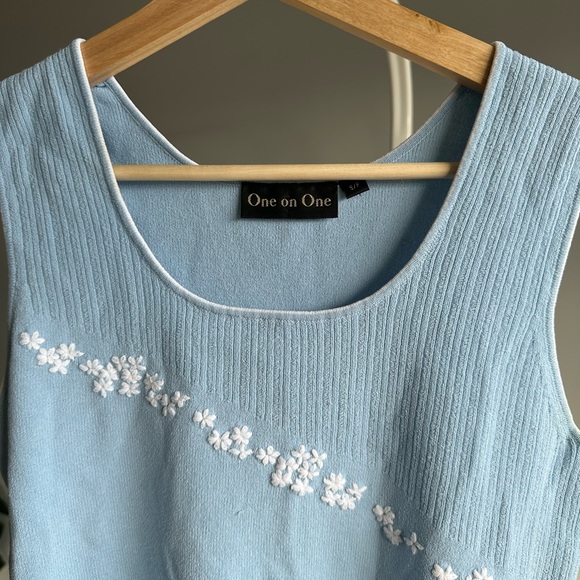 Y2K style blue sleeveless top - Picture 2 of 4